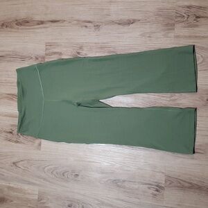 Lululemon Groove Super-High-Rise Crop 23" *Green Twill Size 8